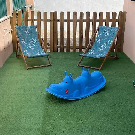 Apartment Housing Floor With Private Yard *